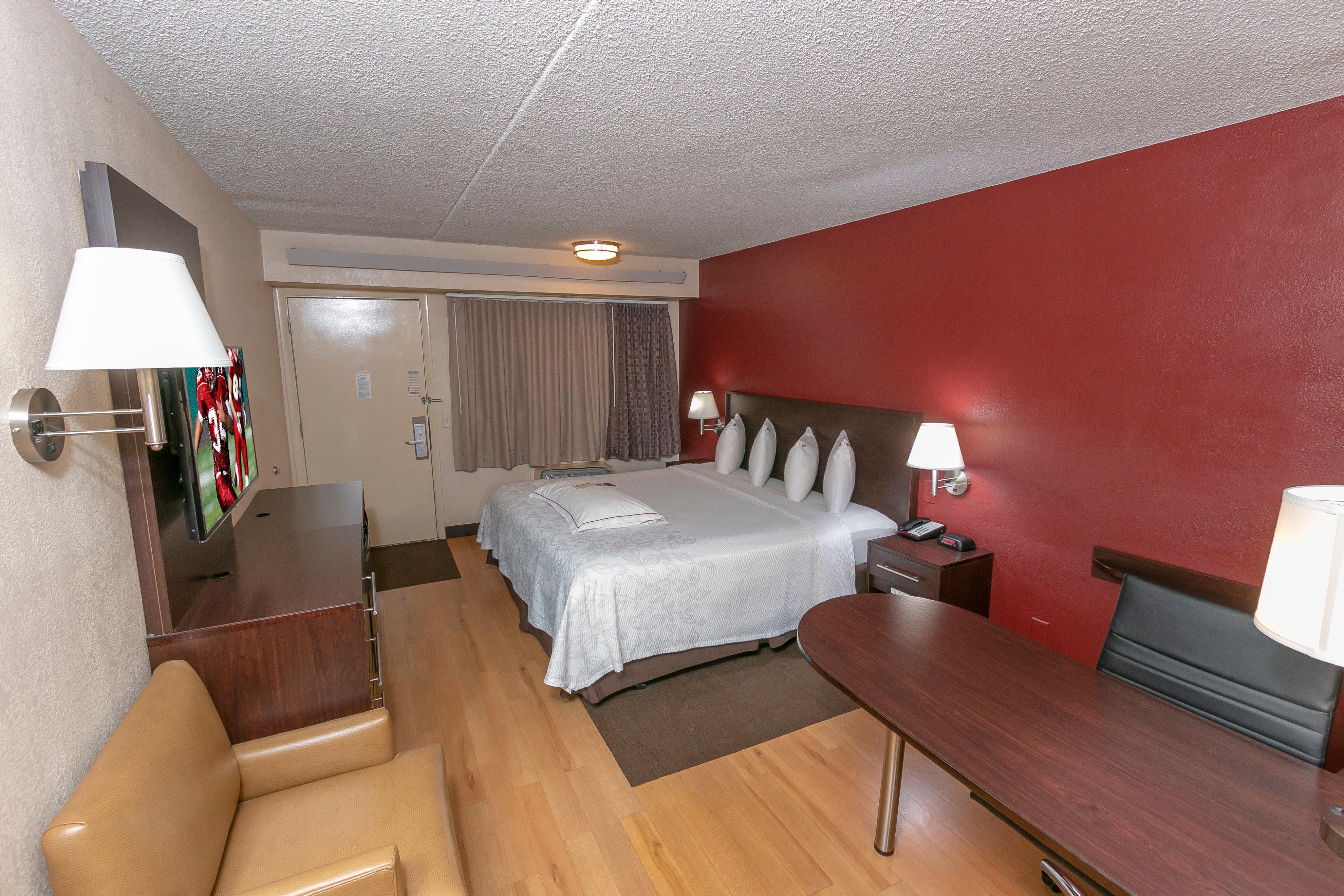 Hotel Red Roof Plus+ Baltimore North - 3*