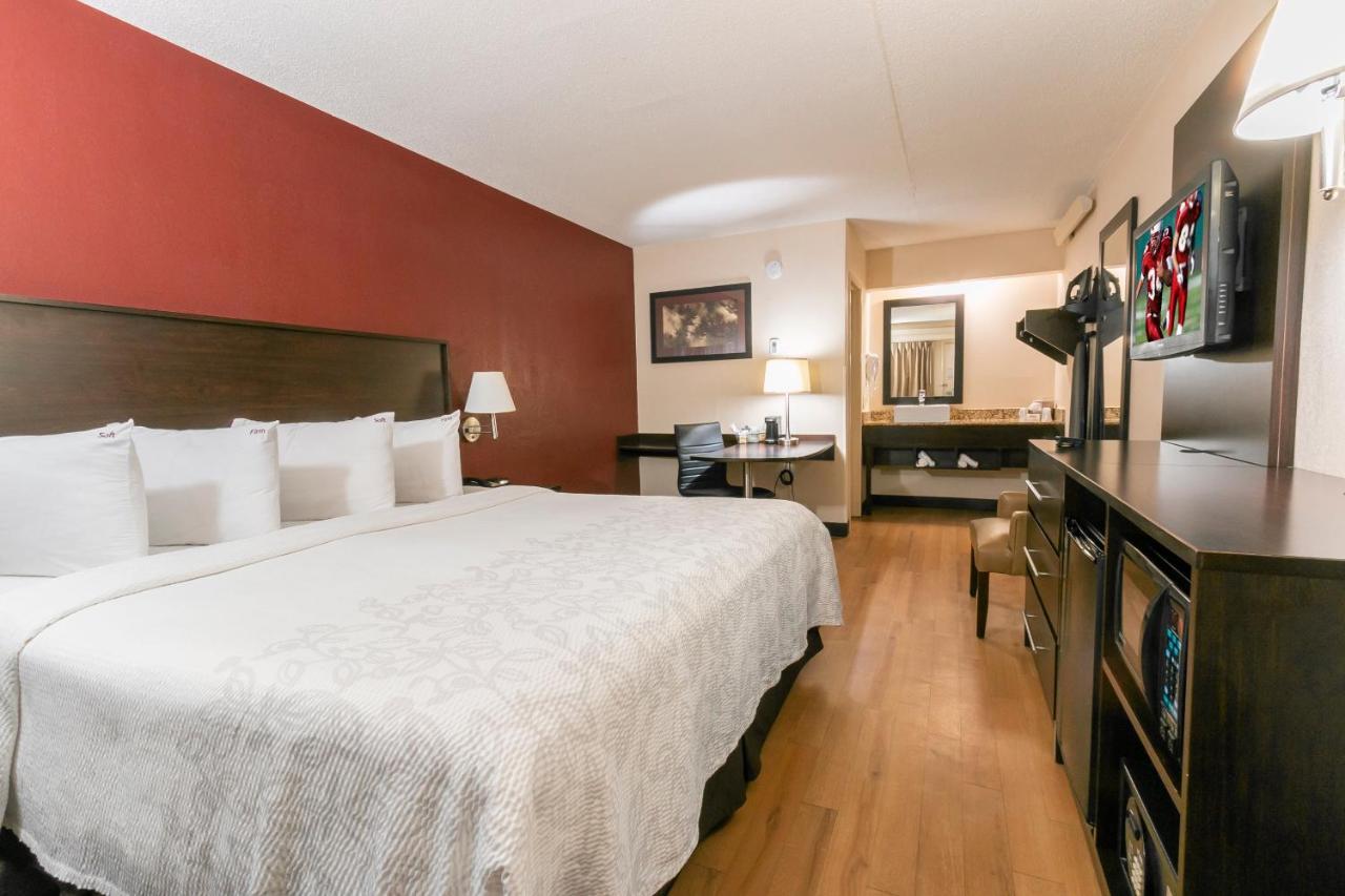 Red Roof Plus+ Baltimore North - Hotel Timonium